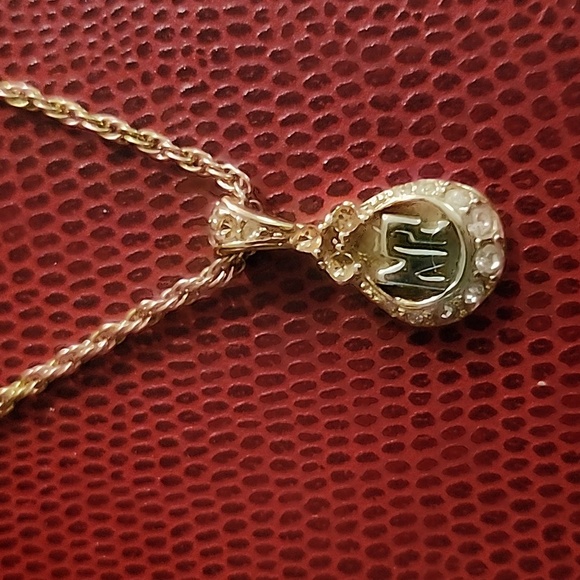 Nina Ricci Gold Tone Rhinestone pendant signed - Picture 12 of 14